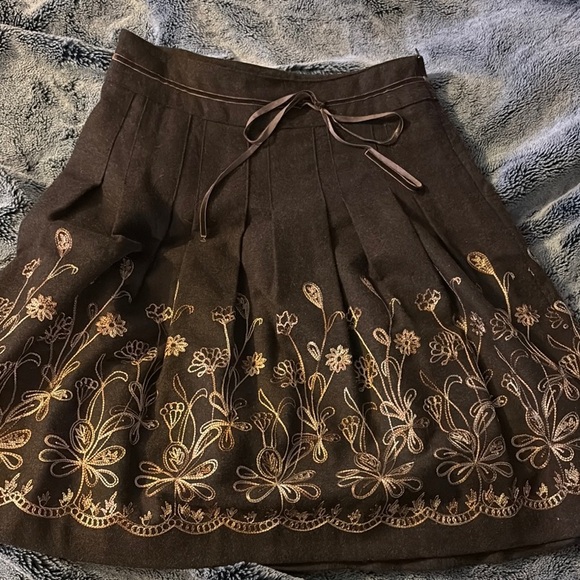 Brown wool A-Line Knee-Length Skirt with Gold Embellishments- size small - Picture 1 of 5